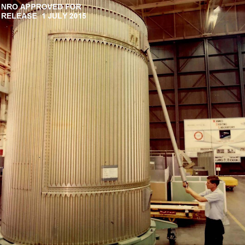 Illustration for article titled Newly Declassified Photos Show The Crewed USAF Spy Spacecraft That Almost Was